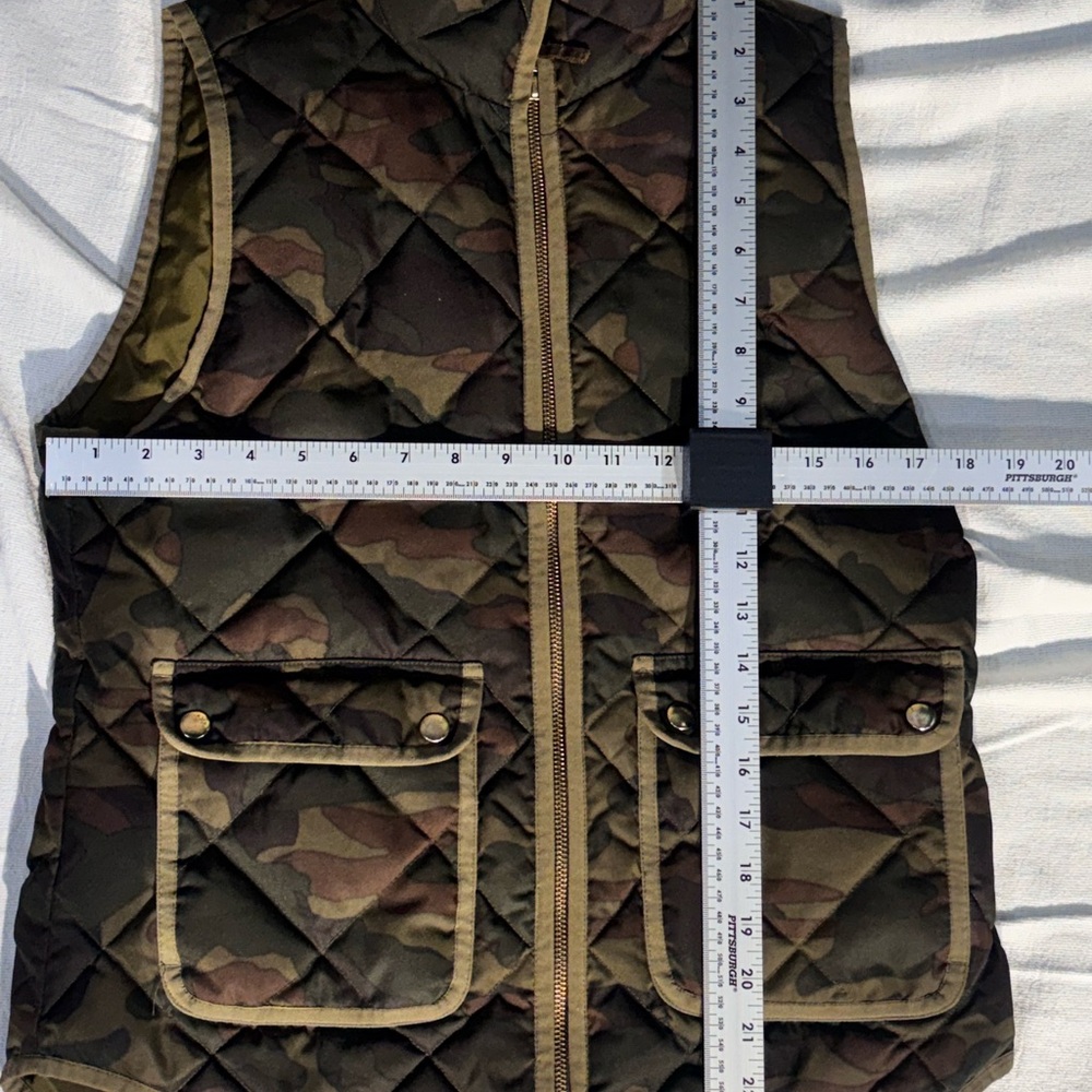J.Crew Camo Quilted Down Puffer Vest Men’s‎ Small Green Zip Insulated Sleeveless - Picture 13 of 14